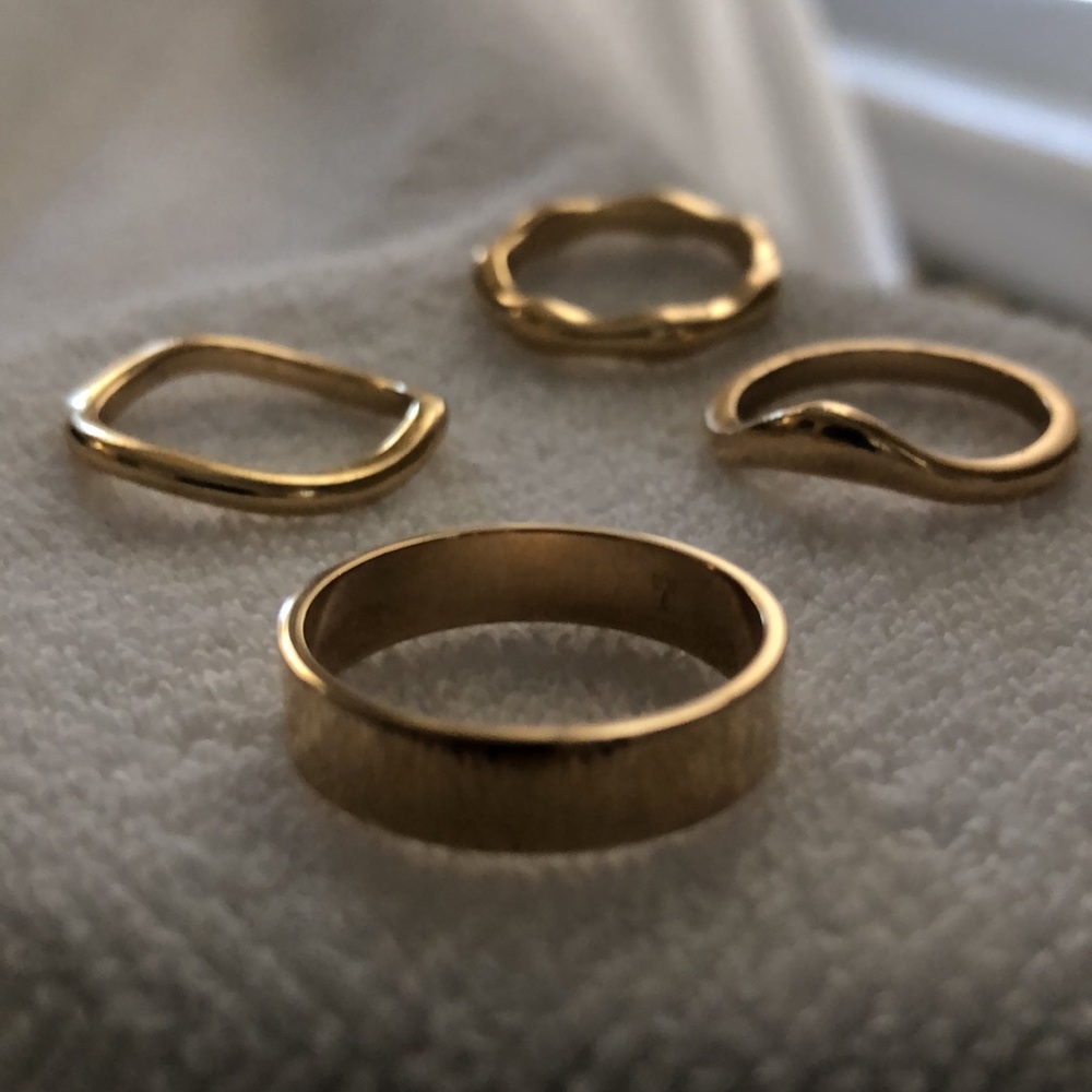 Gold look rings 3 are from & Other Stories  like new worn once or twice FUN LOOK - Picture 4 of 5